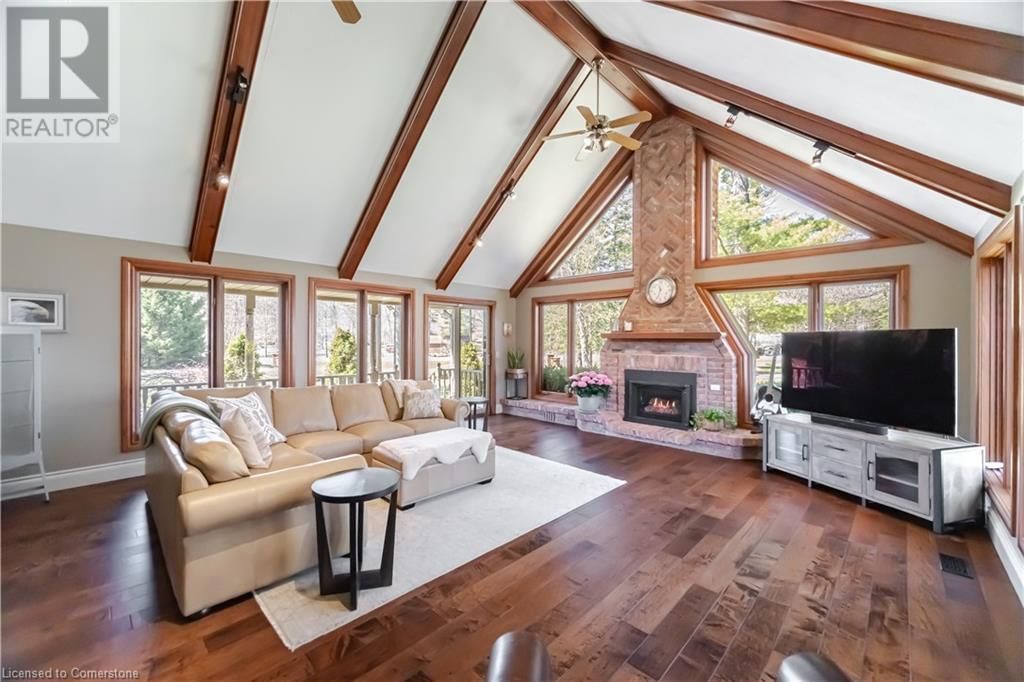 587 HILLCREST ROAD Image 16