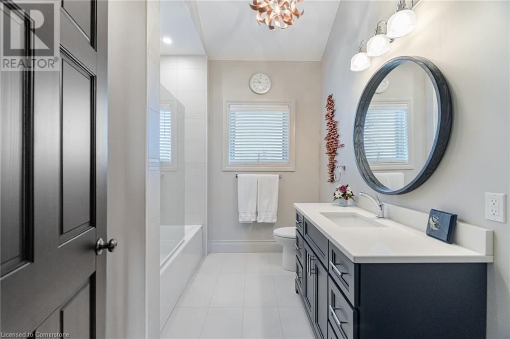 587 HILLCREST ROAD Image 32