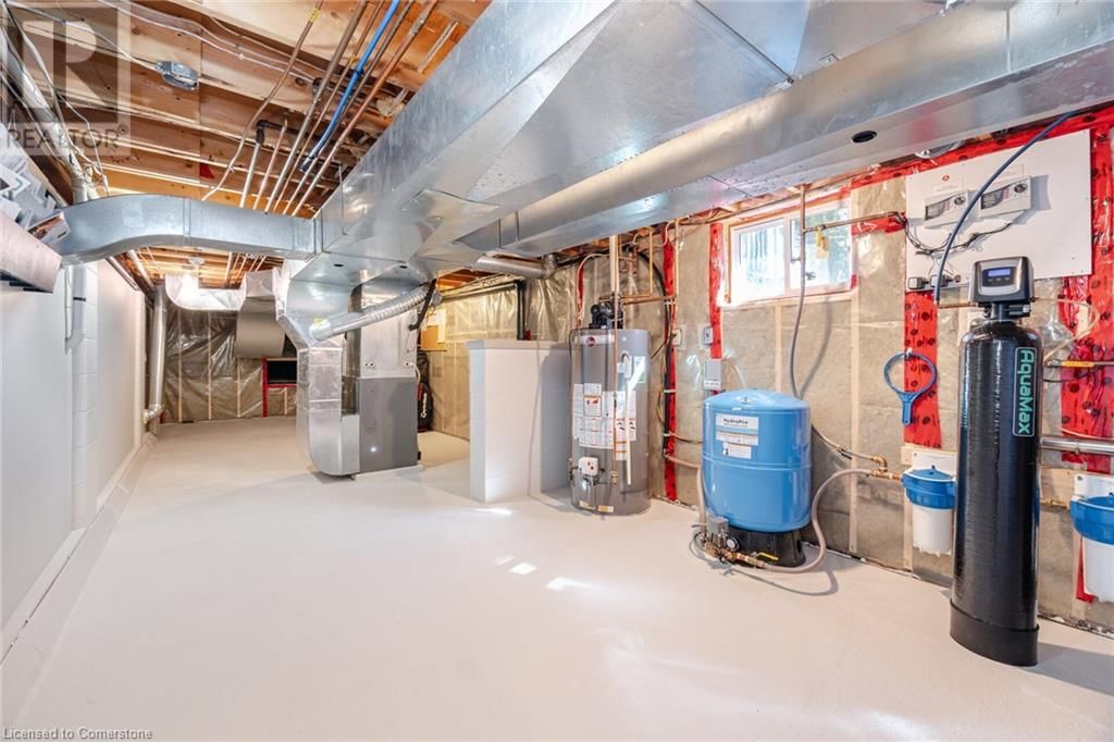 587 HILLCREST ROAD Image 35