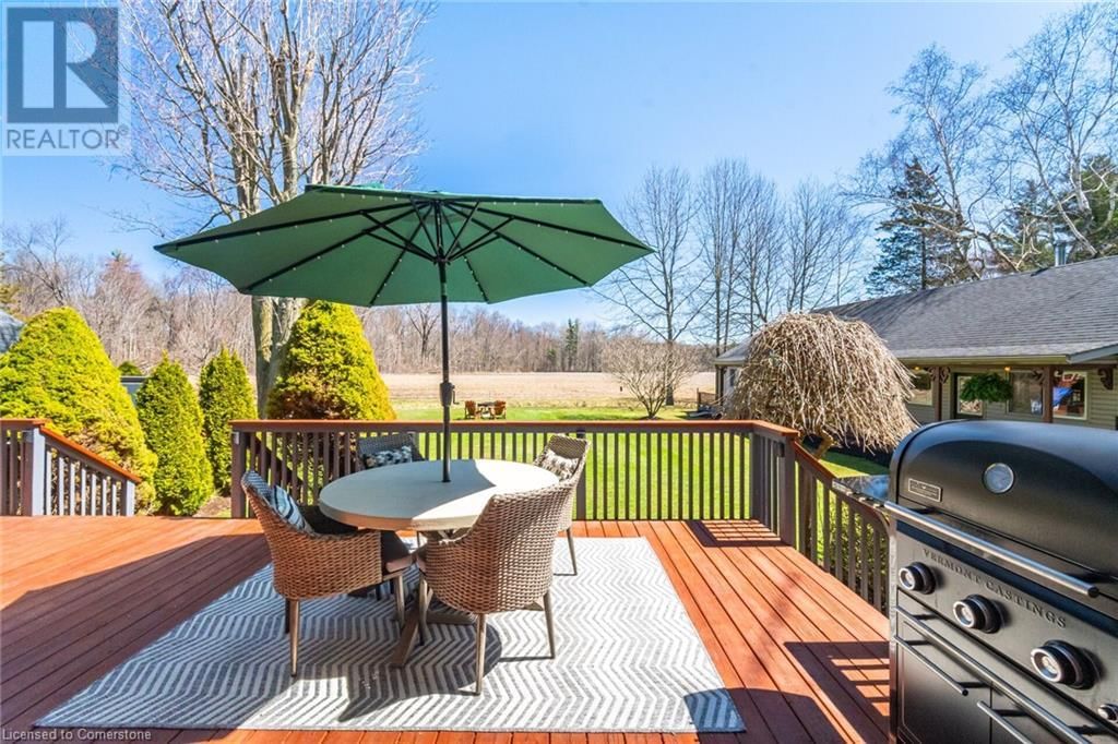 587 HILLCREST ROAD Image 36