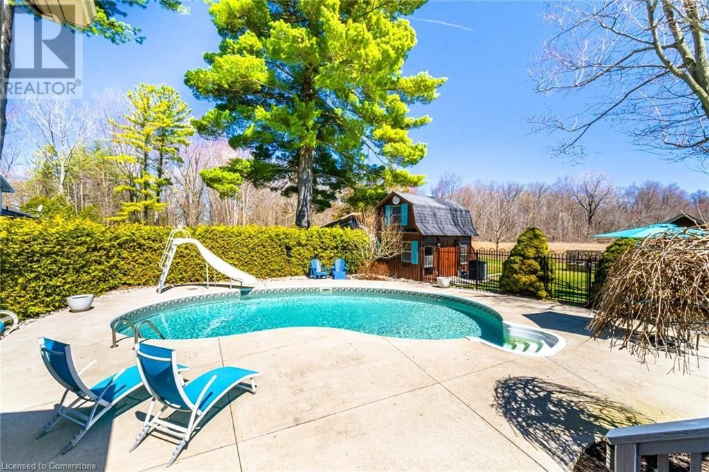 587 HILLCREST ROAD Image 40