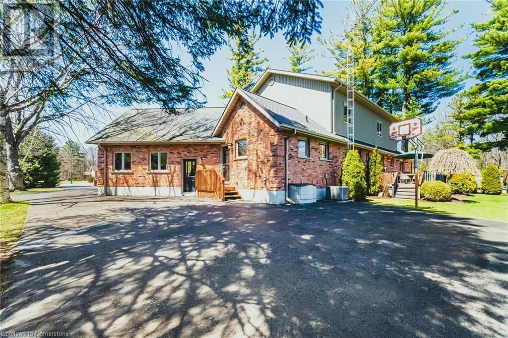 587 HILLCREST ROAD Image 43