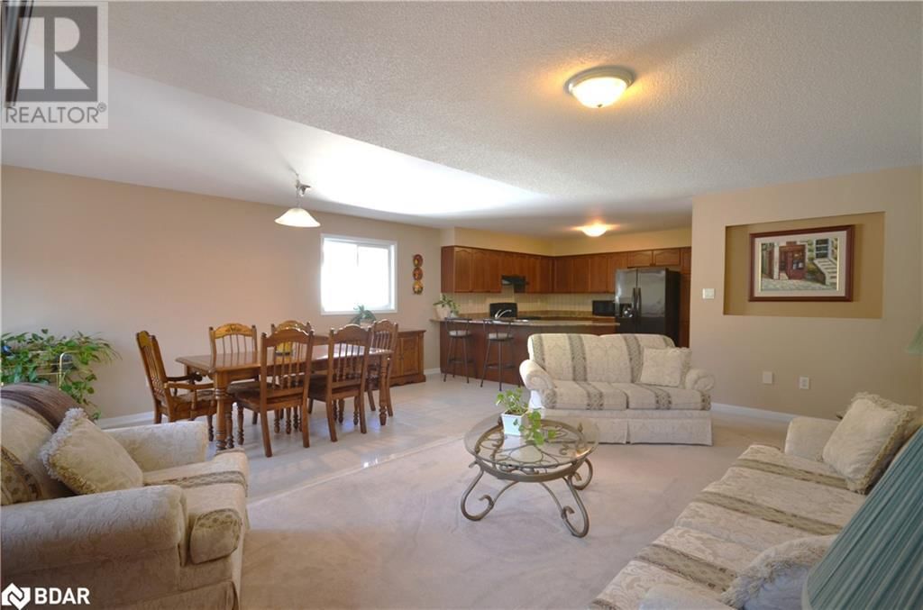 21 RED PINE CRESCENT Image 13