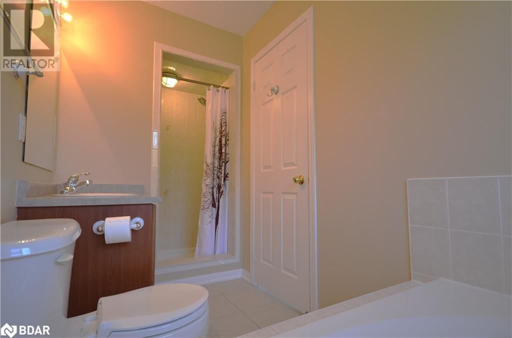 21 RED PINE CRESCENT Image 18