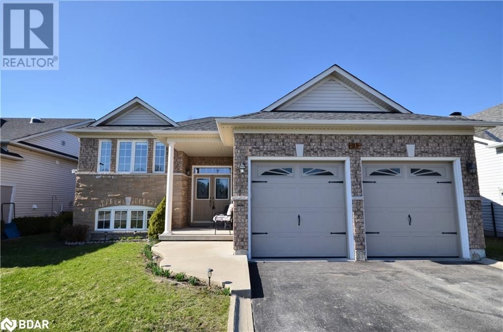 21 RED PINE CRESCENT Image 2