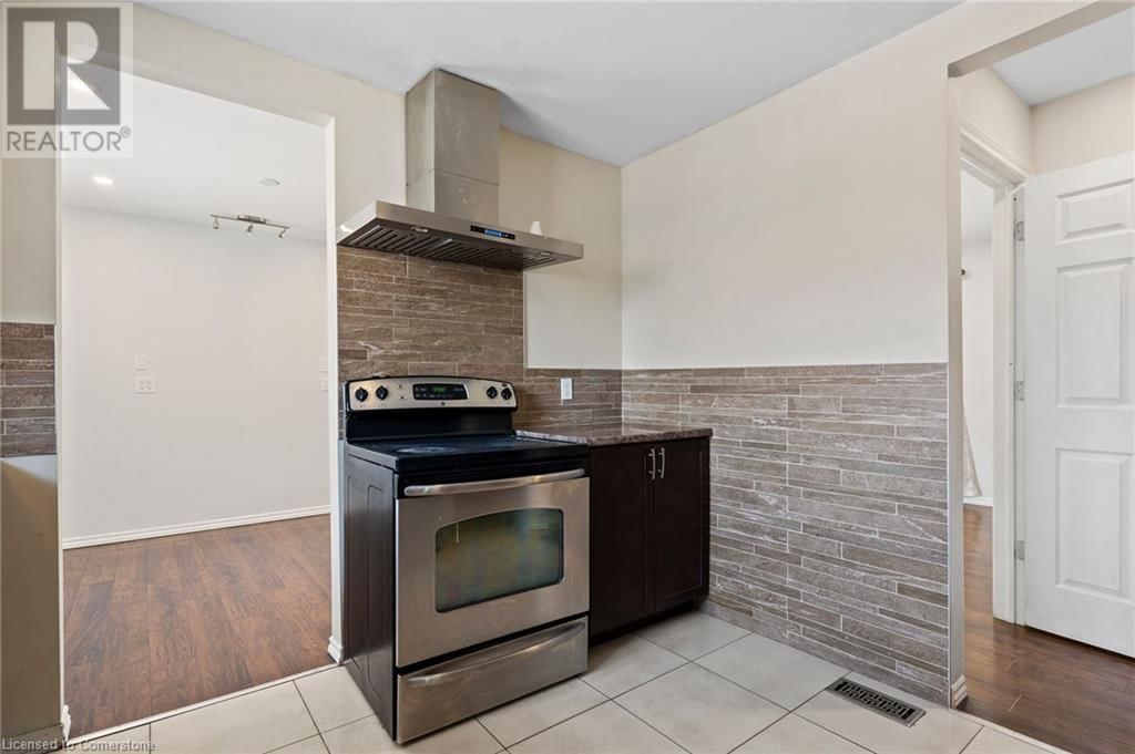 1151 LANCASTER STREET Image 10