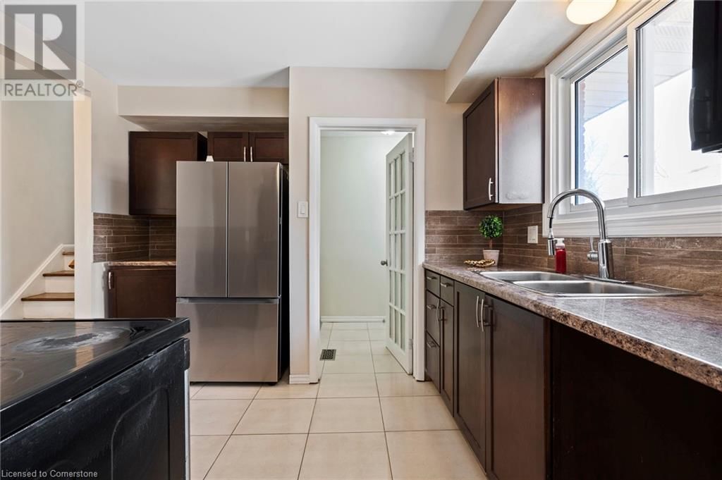 1151 LANCASTER STREET Image 11