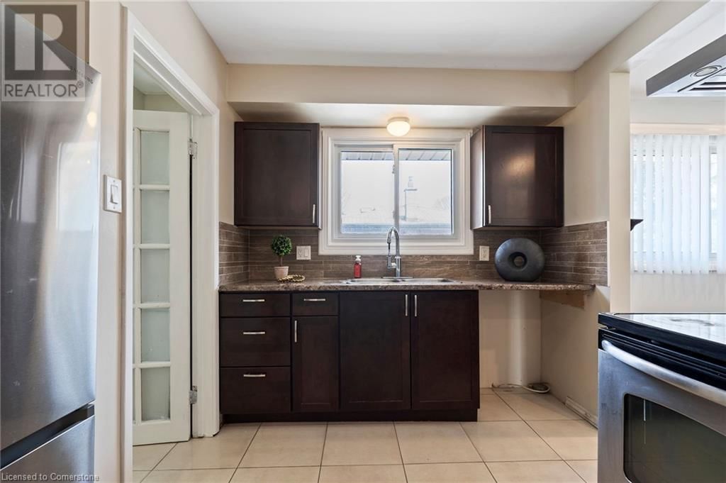 1151 LANCASTER STREET Image 12