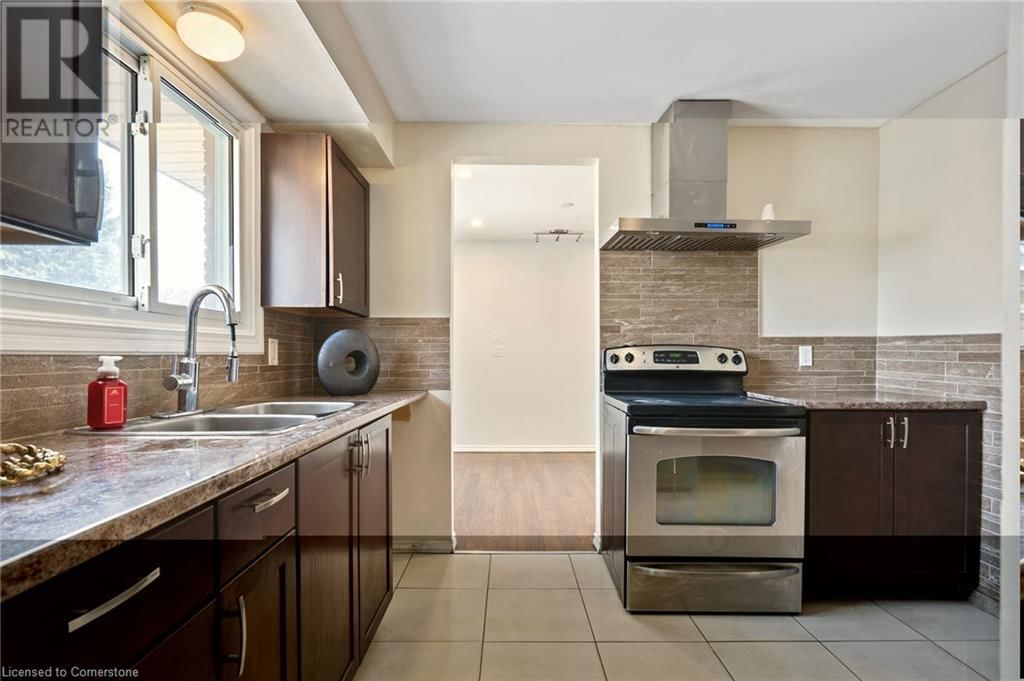1151 LANCASTER STREET Image 16