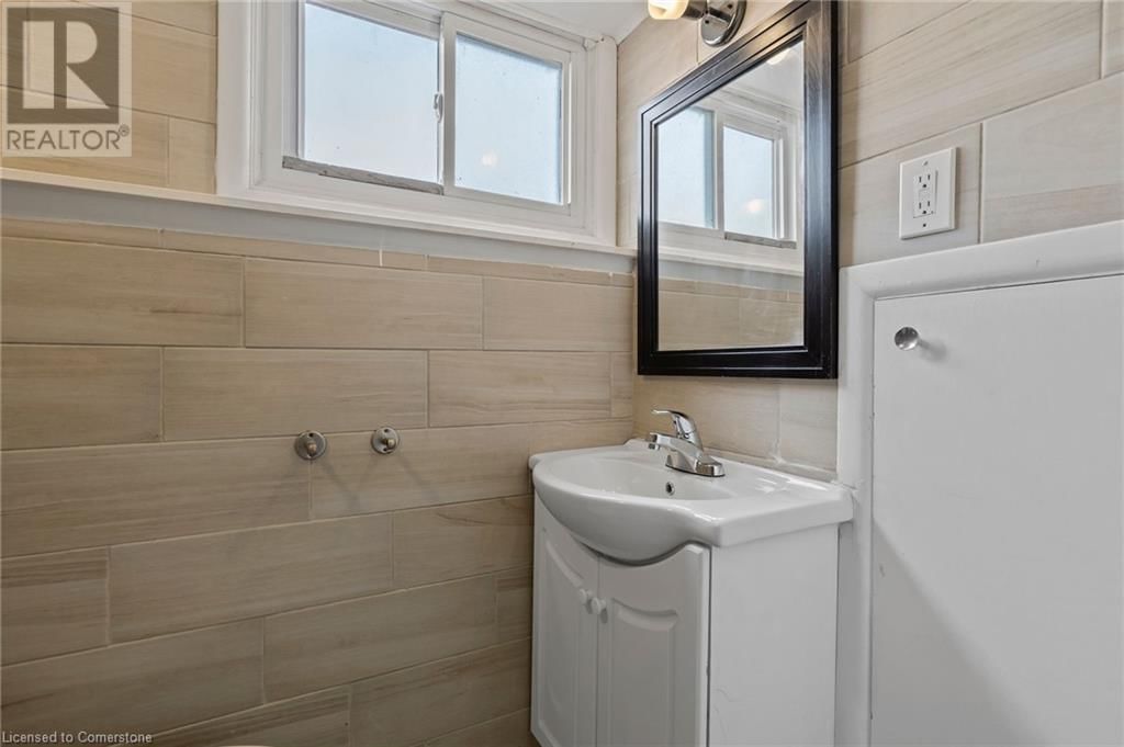 1151 LANCASTER STREET Image 20