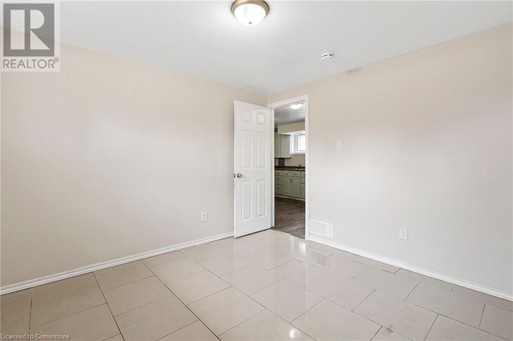 1151 LANCASTER STREET Image 22