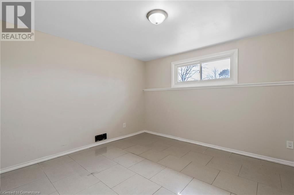 1151 LANCASTER STREET Image 23