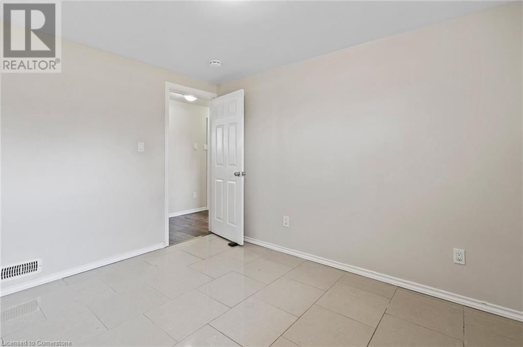1151 LANCASTER STREET Image 24