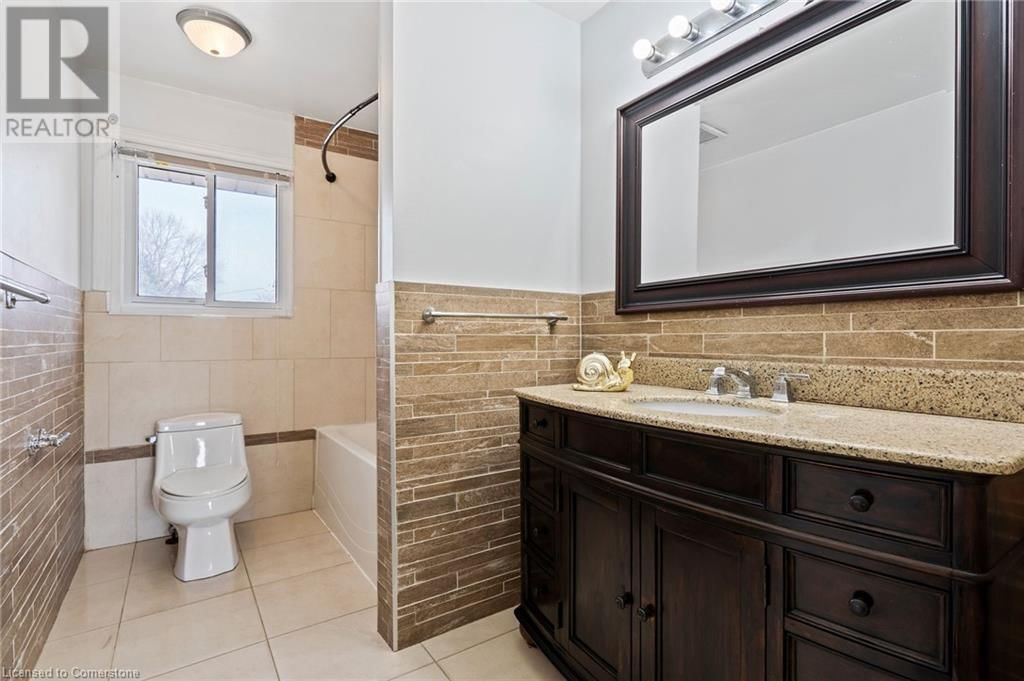 1151 LANCASTER STREET Image 28