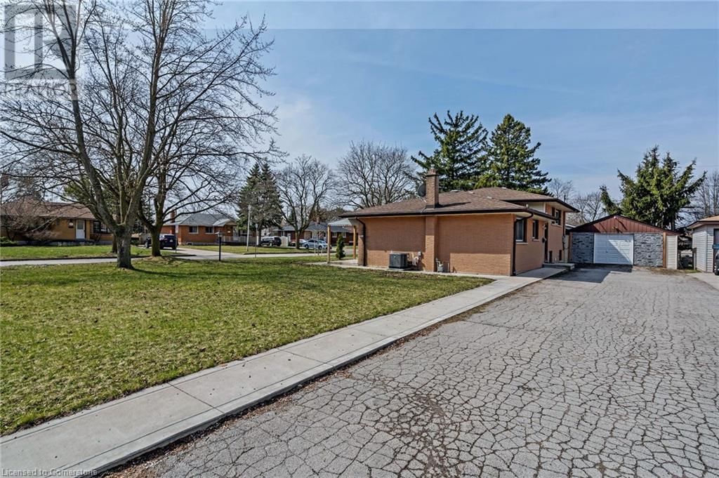 1151 LANCASTER STREET Image 35