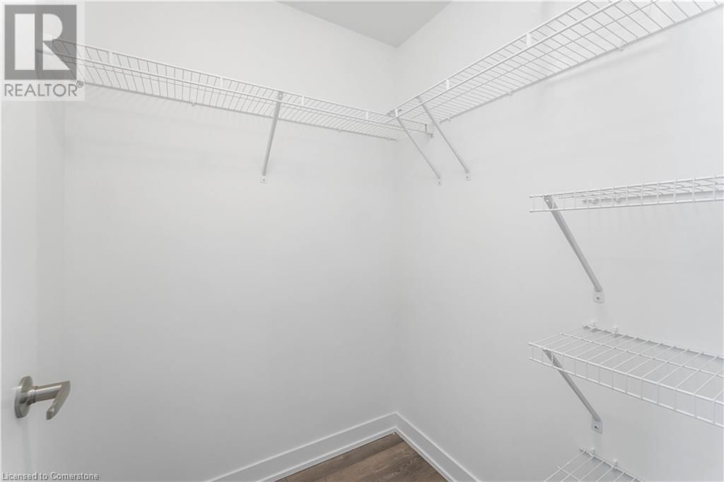 807 - 550 NORTH SERVICE ROAD Image 24