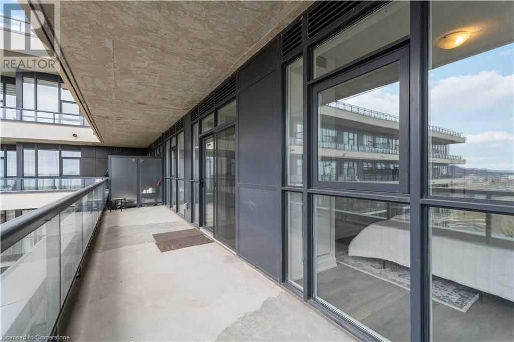 807 - 550 NORTH SERVICE ROAD Image 33