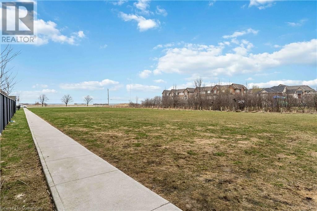 807 - 550 NORTH SERVICE ROAD Image 39
