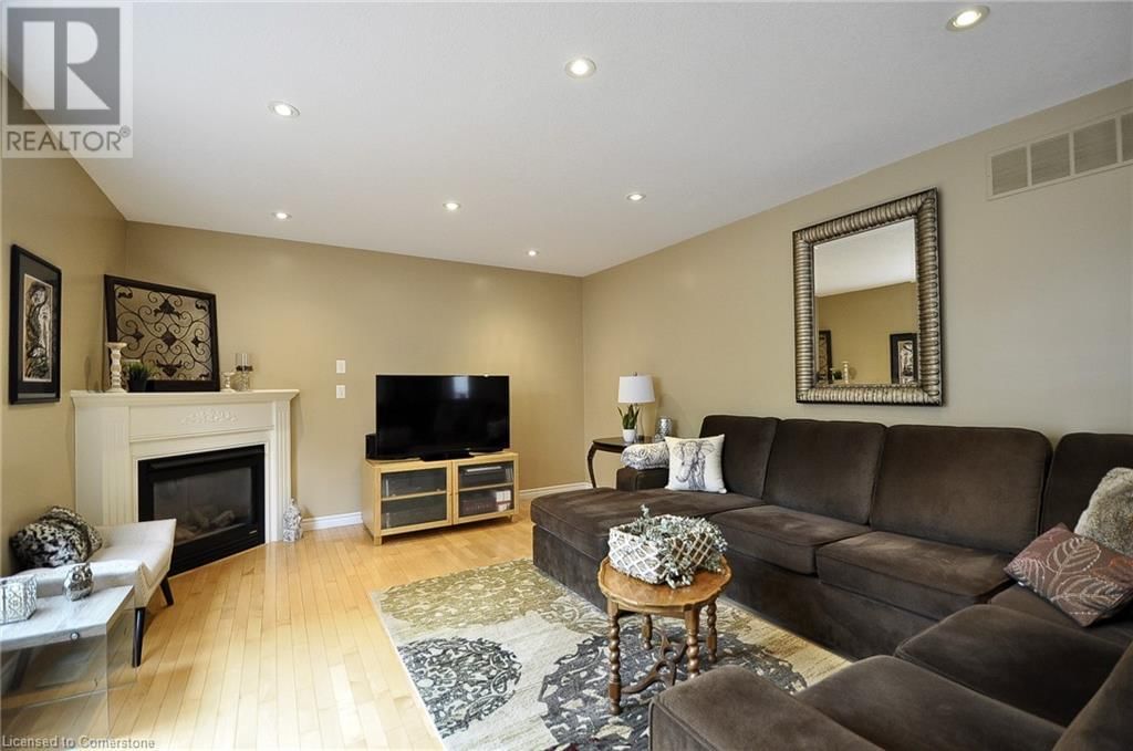 152 LENA CRESCENT Image 15