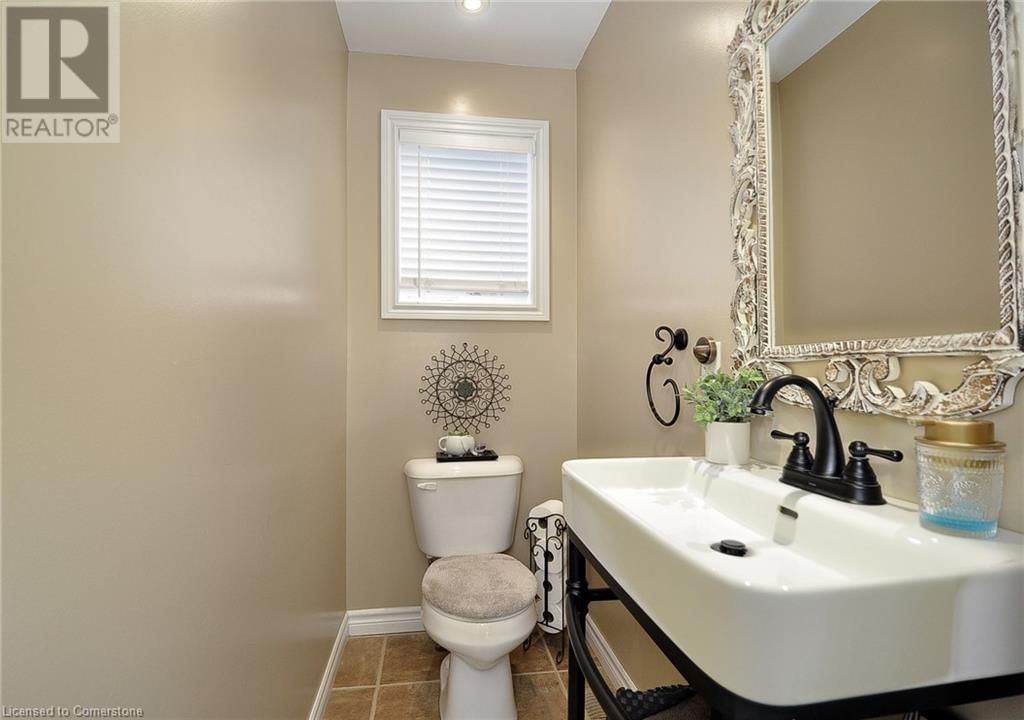 152 LENA CRESCENT Image 18