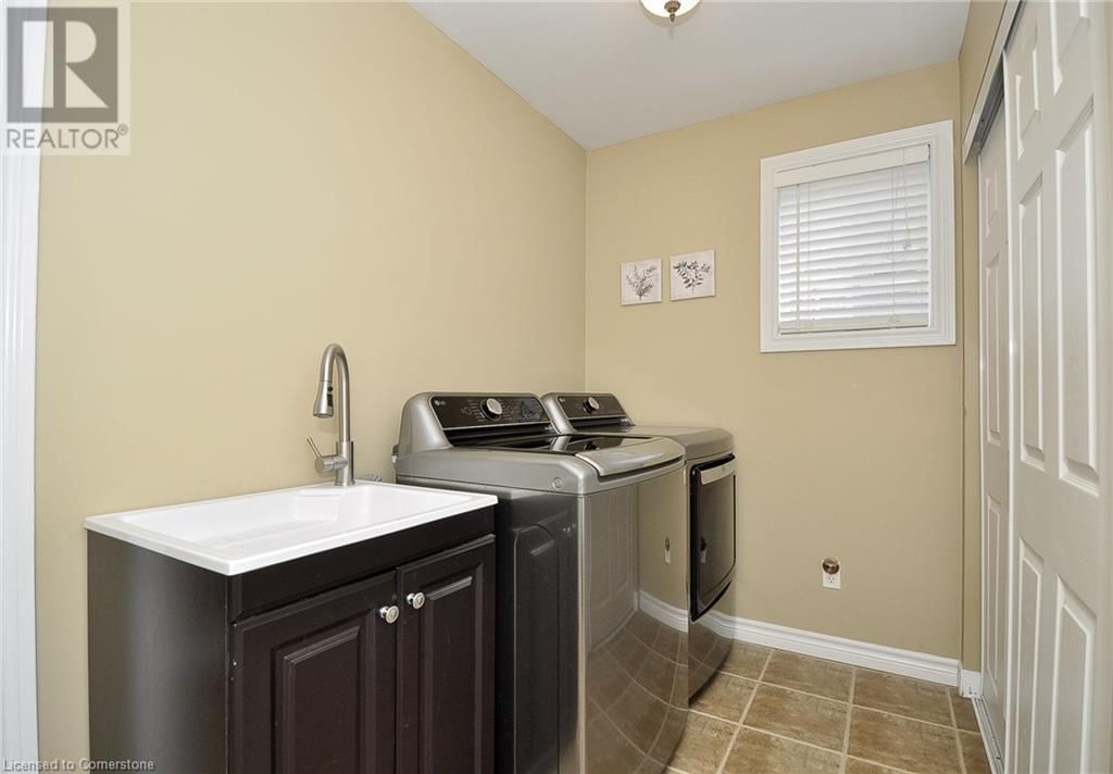 152 LENA CRESCENT Image 19