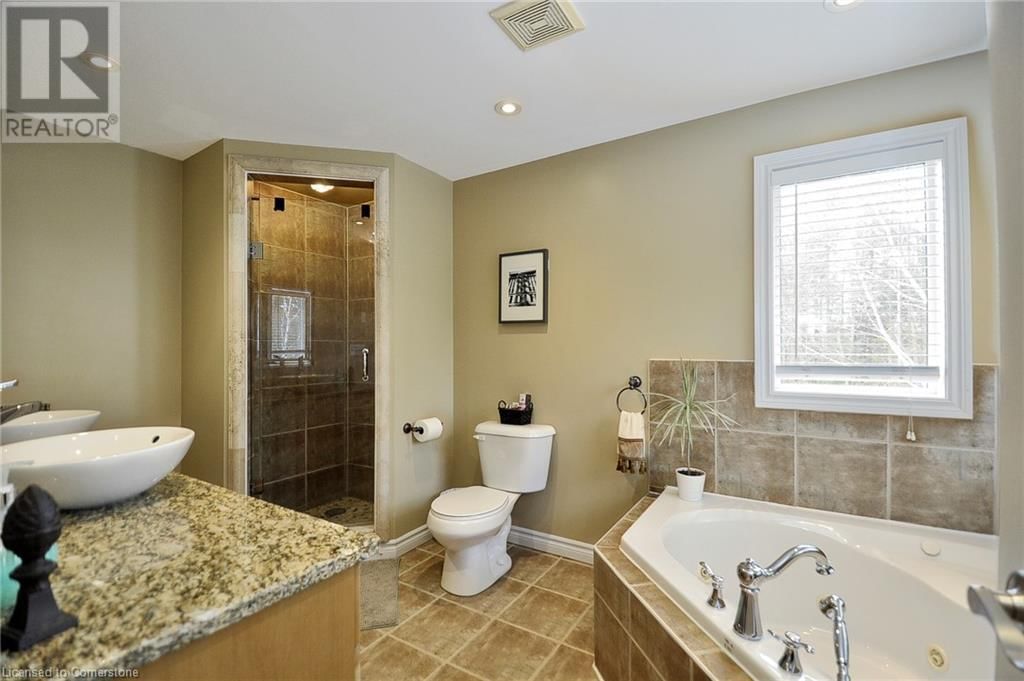 152 LENA CRESCENT Image 24
