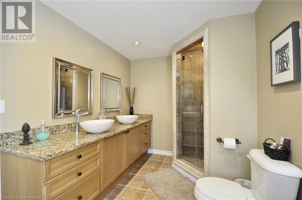 152 LENA CRESCENT Image 25