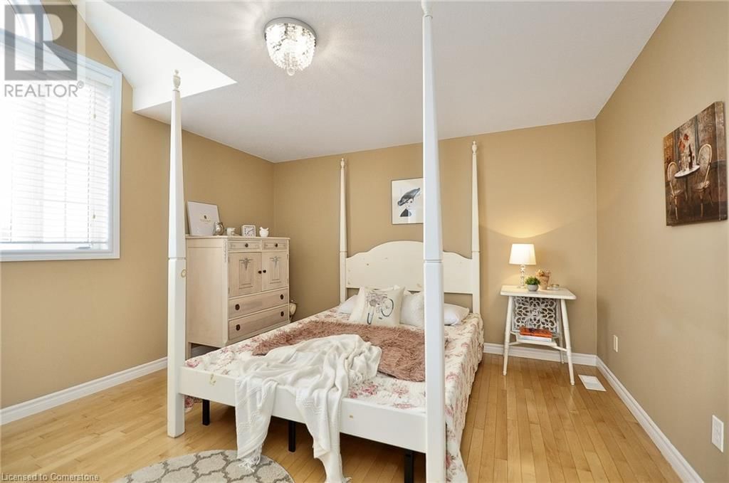 152 LENA CRESCENT Image 26