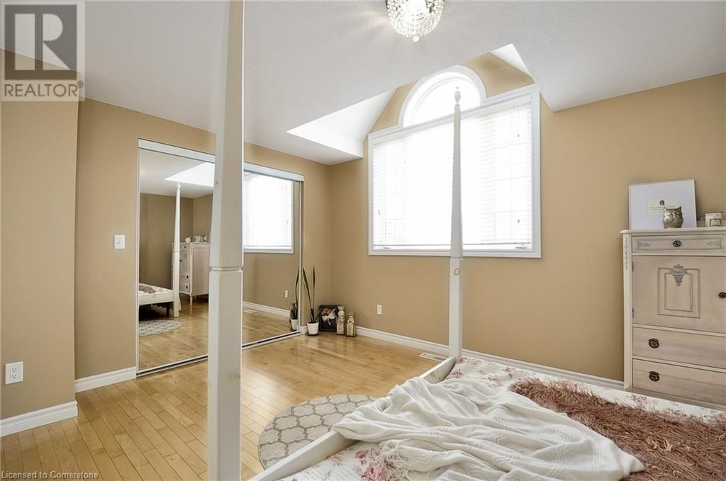 152 LENA CRESCENT Image 27