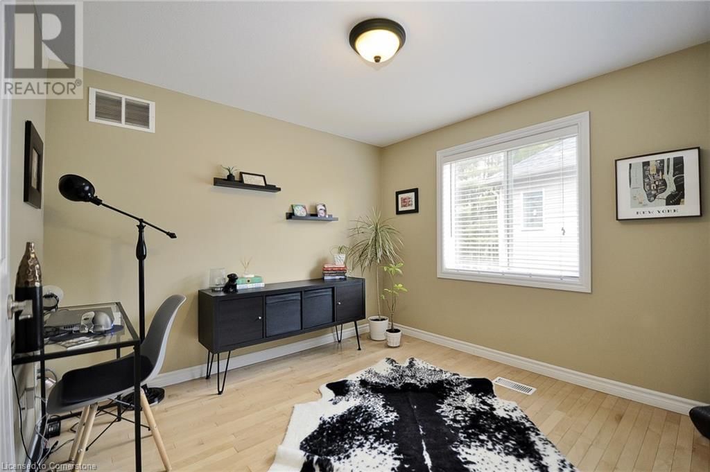 152 LENA CRESCENT Image 29