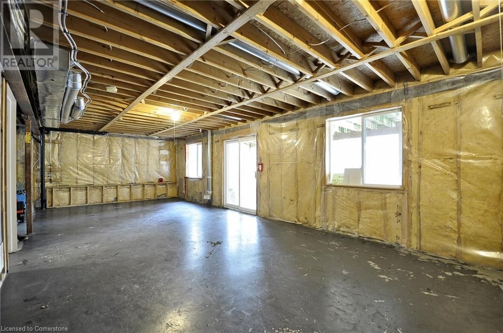 152 LENA CRESCENT Image 30