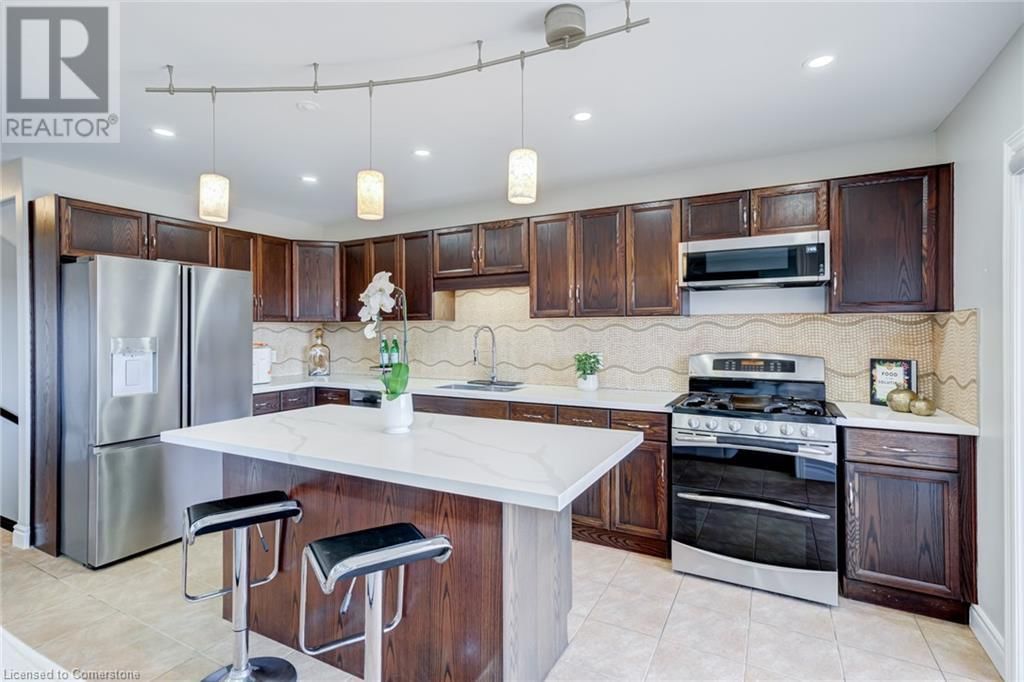 141 KEMP CRESCENT Image 10