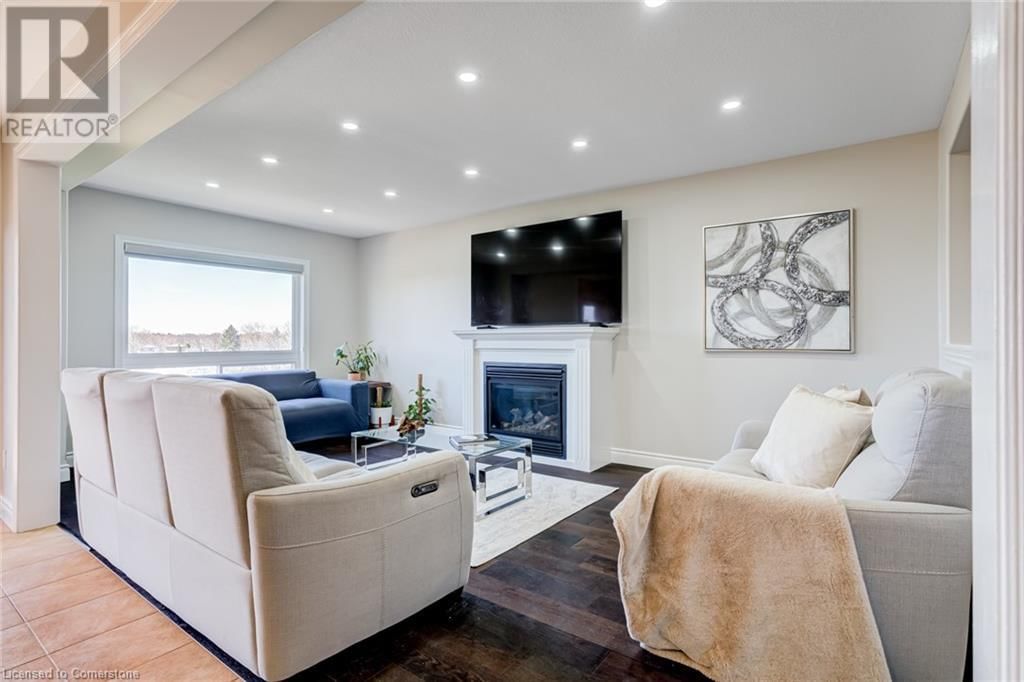 141 KEMP CRESCENT Image 11