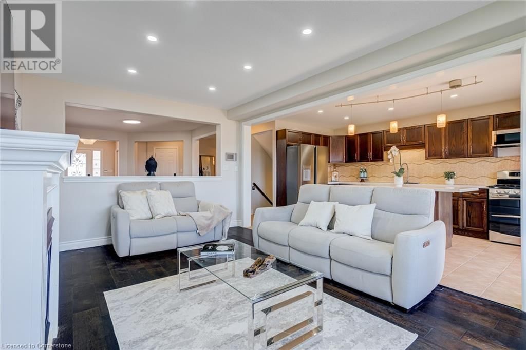 141 KEMP CRESCENT Image 12