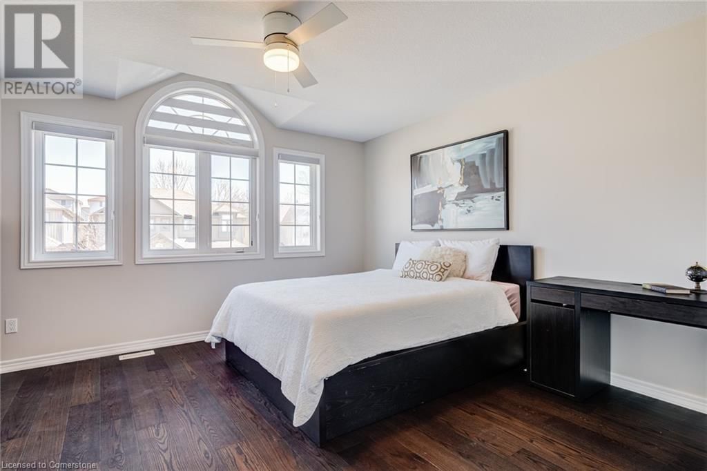 141 KEMP CRESCENT Image 22