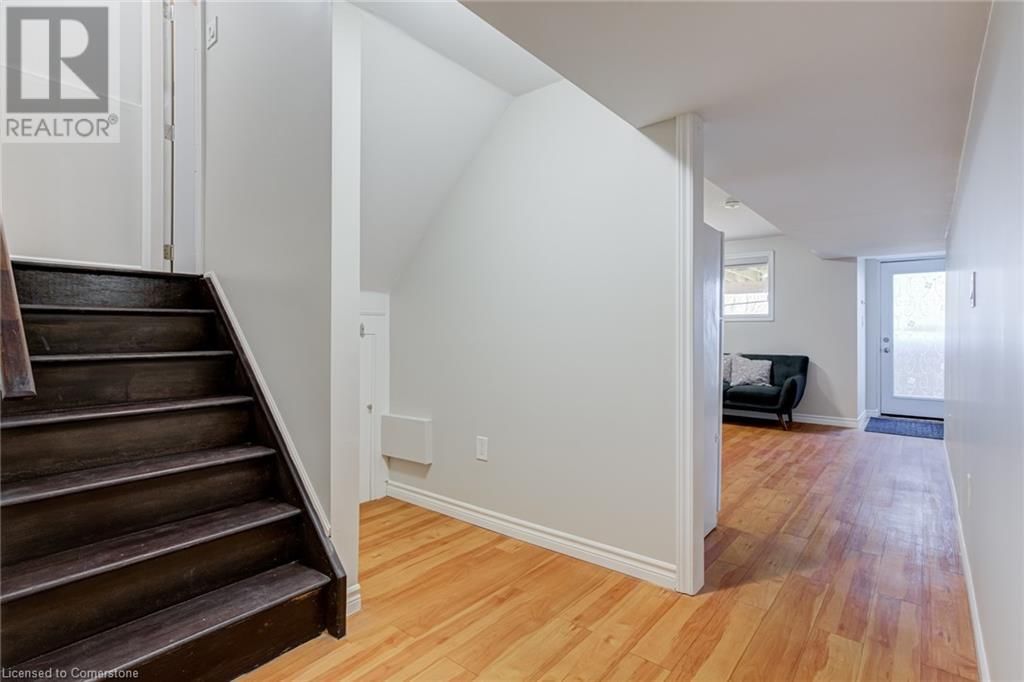 141 KEMP CRESCENT Image 28