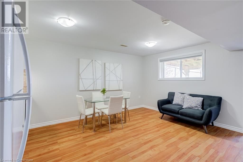 141 KEMP CRESCENT Image 32