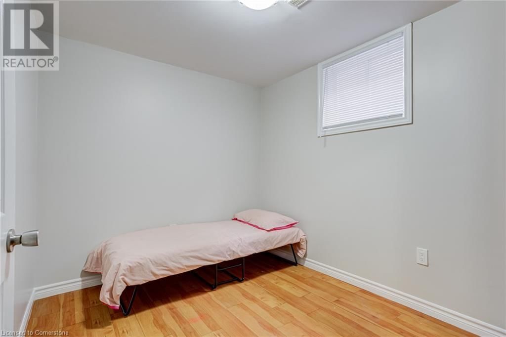 141 KEMP CRESCENT Image 38