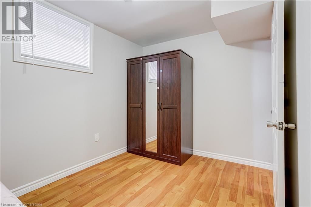 141 KEMP CRESCENT Image 39