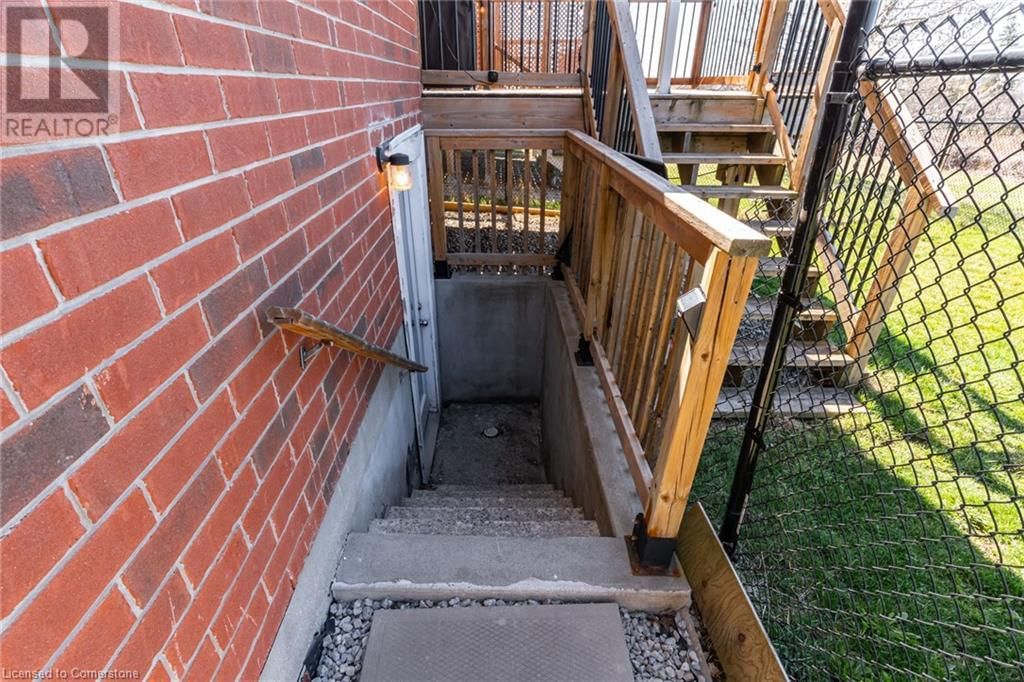 141 KEMP CRESCENT Image 43