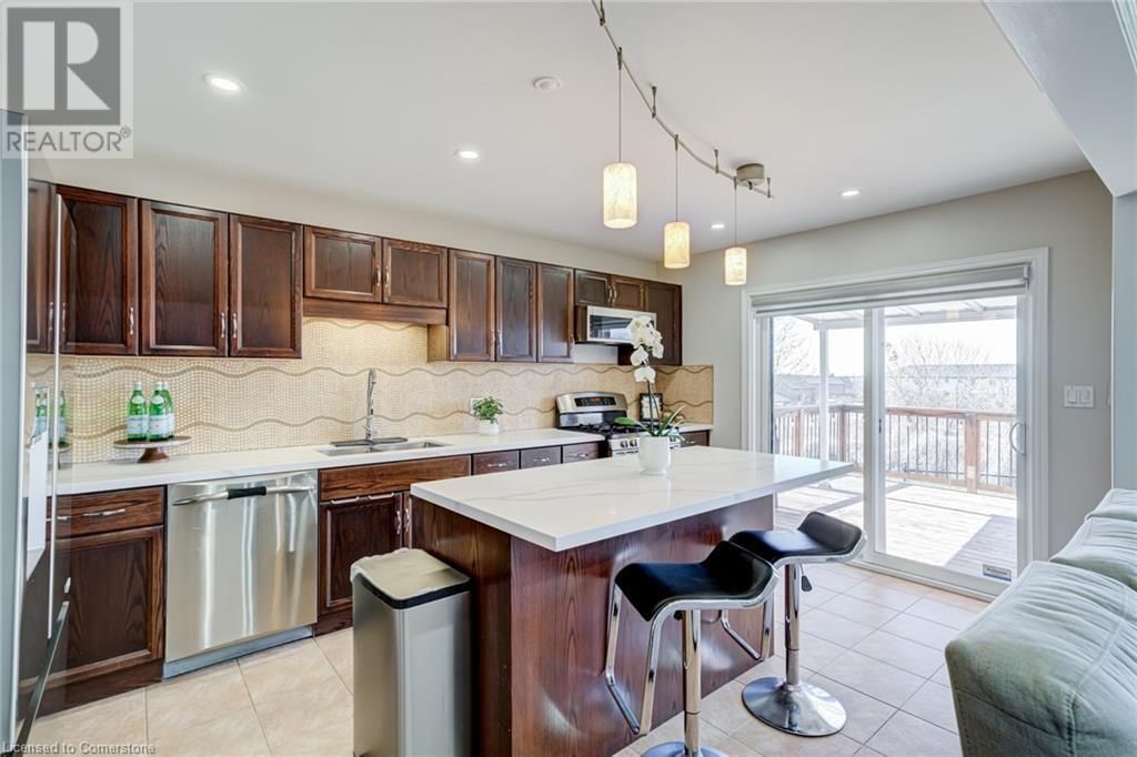141 KEMP CRESCENT Image 6