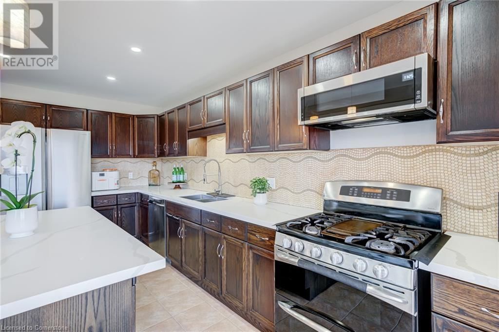 141 KEMP CRESCENT Image 7