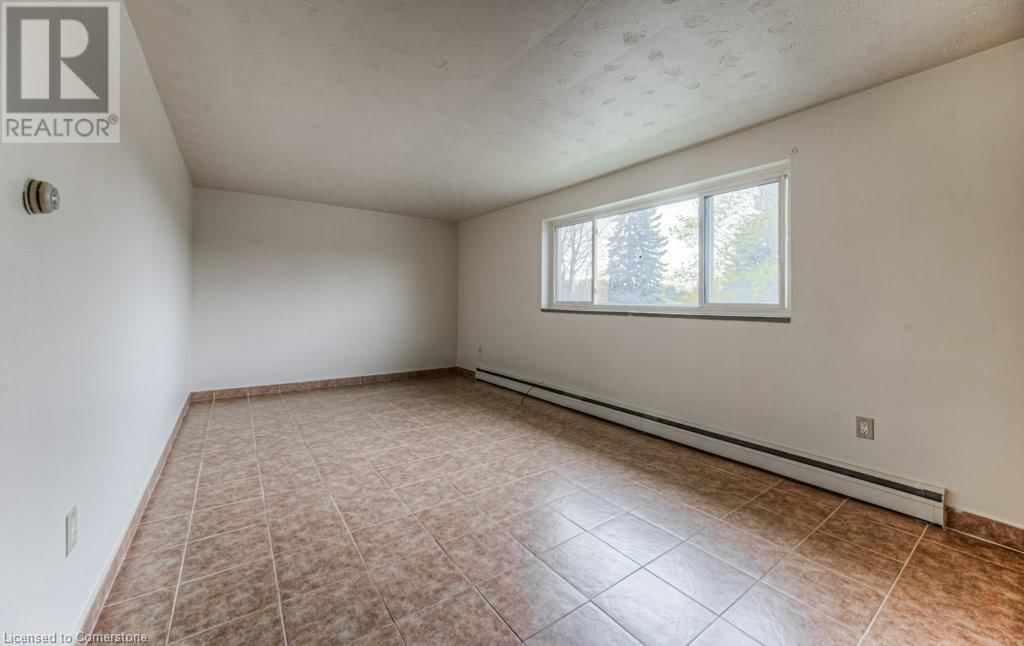 24 CAIT AVENUE Image 6