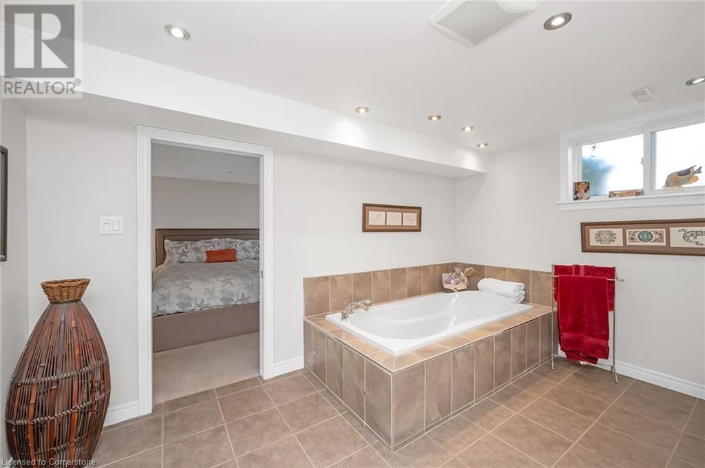1296 HEADON ROAD Image 33