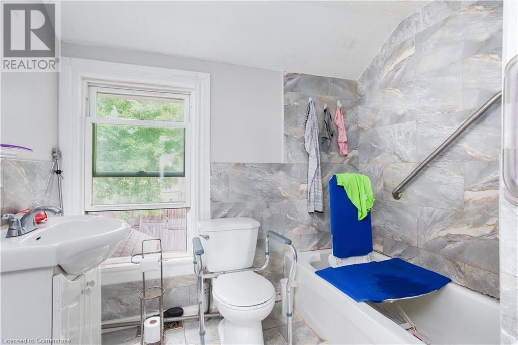 167 WILSON STREET Image 24