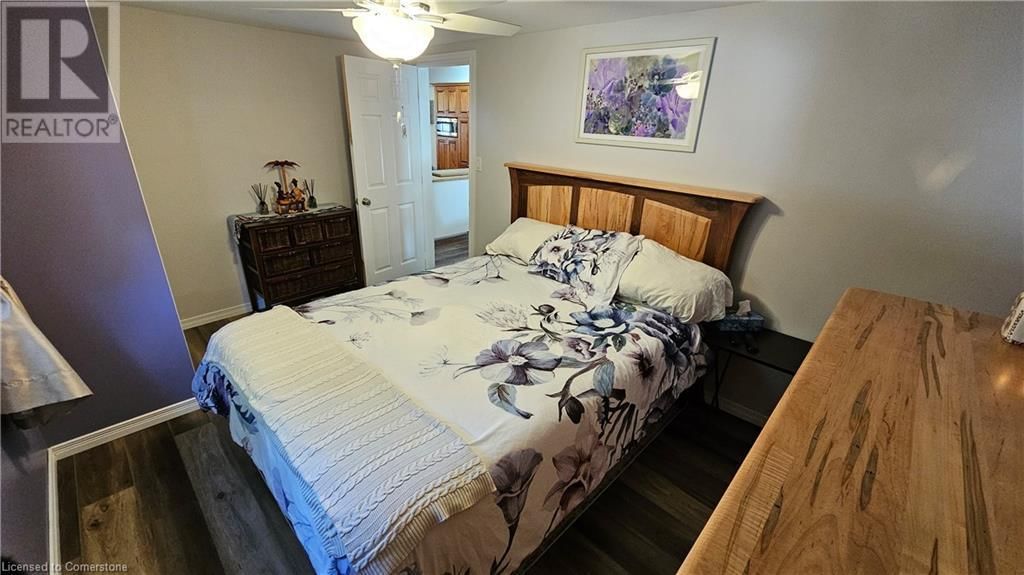 8 OAKWOOD AVENUE Image 12