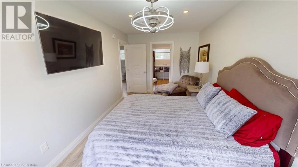 12 PINEWOOD AVENUE Image 10