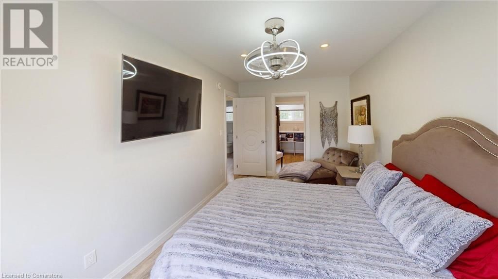 12 PINEWOOD AVENUE Image 11