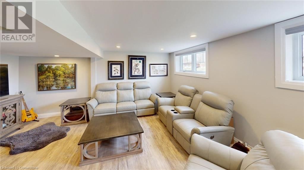 12 PINEWOOD AVENUE Image 18