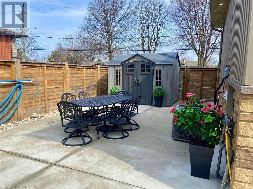 12 PINEWOOD AVENUE Image 24